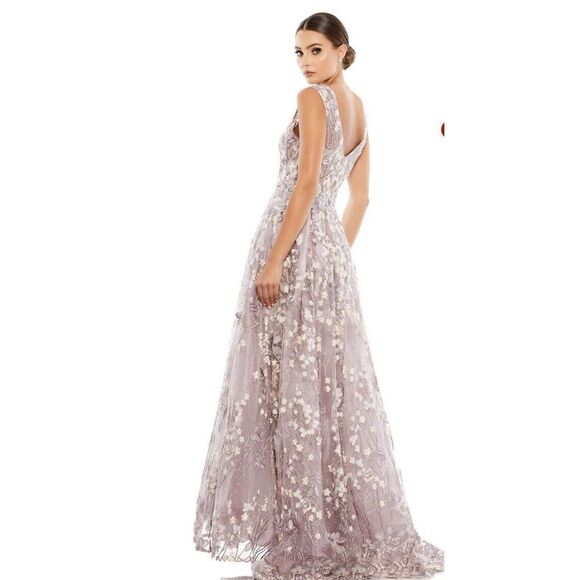 NWT Mac Duggal 20131 Floral Embroidered V-Neck Gown Dress Size 4 - Picture 3 of 9